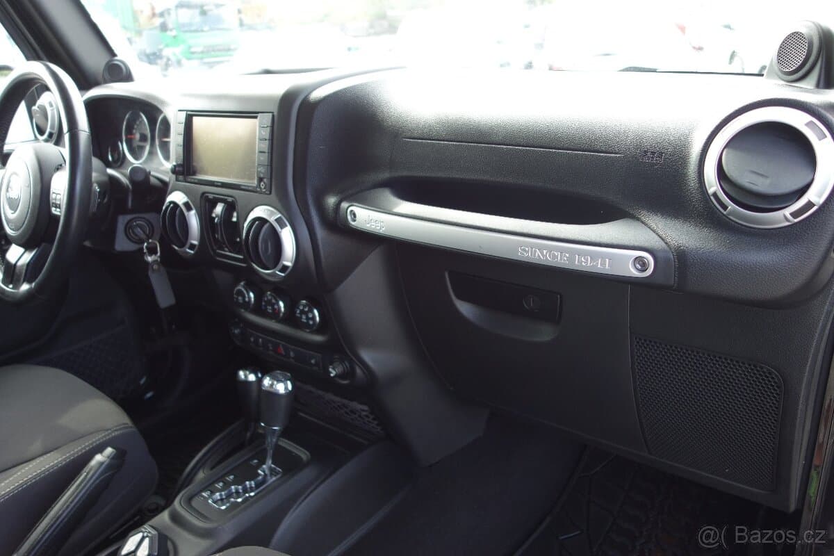 2013 Jeep WRANGLER - 9