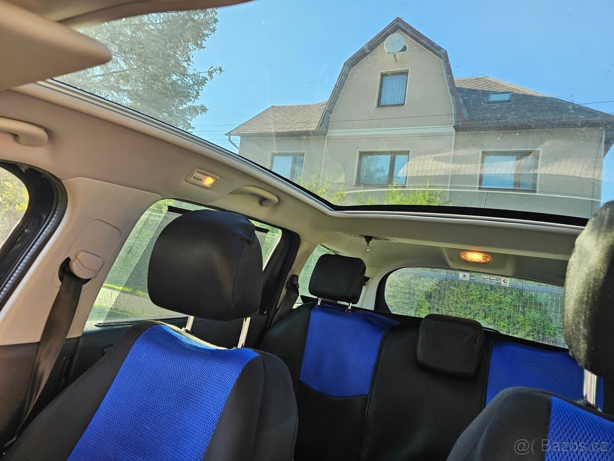 2016 Peugeot 5008 - 9