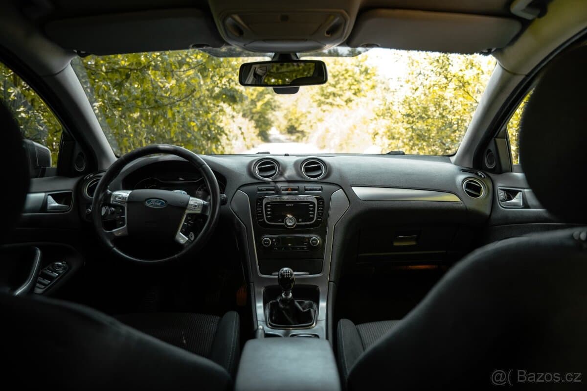 2011 Ford MONDEO - 9