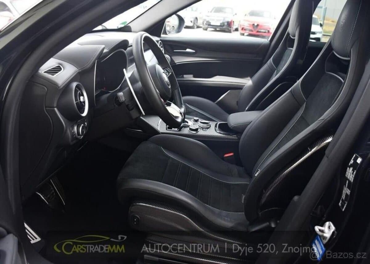 2024 Alfa Romeo STELVIO - 9