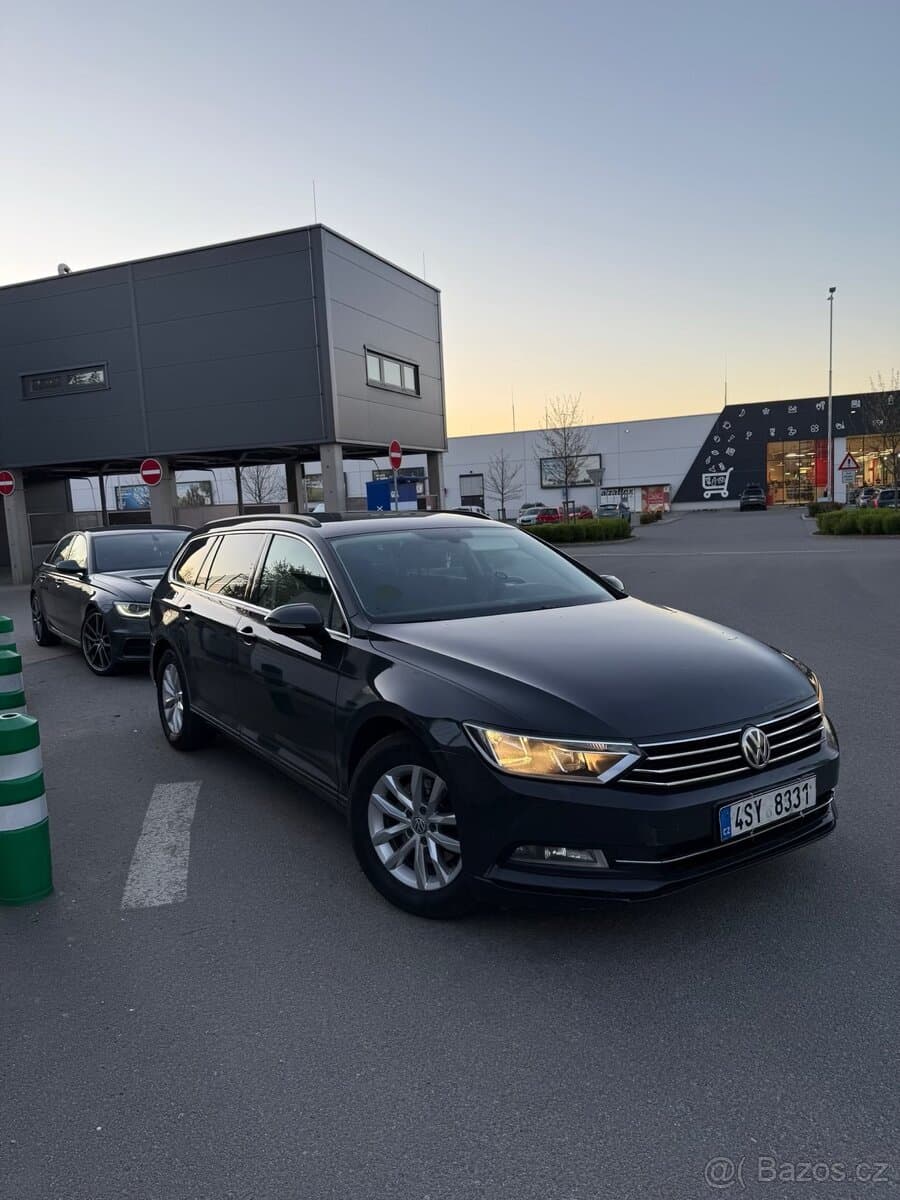 2015 Volkswagen PASSAT - 9