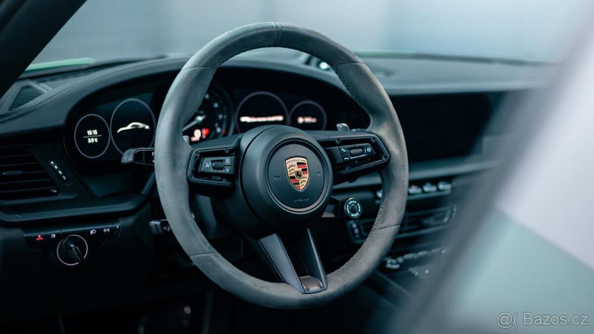 2023 Porsche 911 - 9