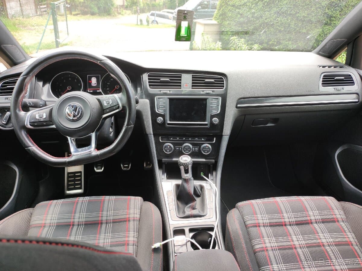 2016 Volkswagen GOLF - 9