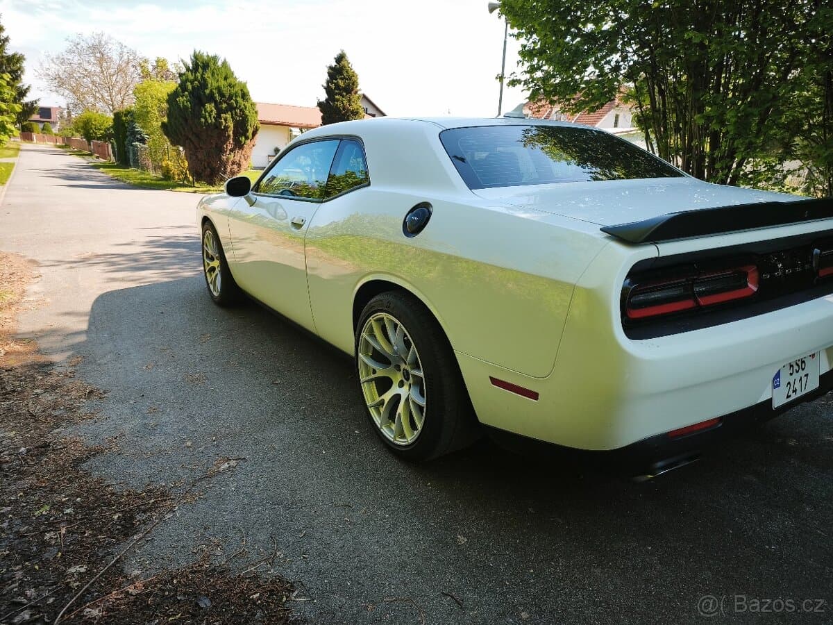 2019 Dodge CHALLENGER - 9