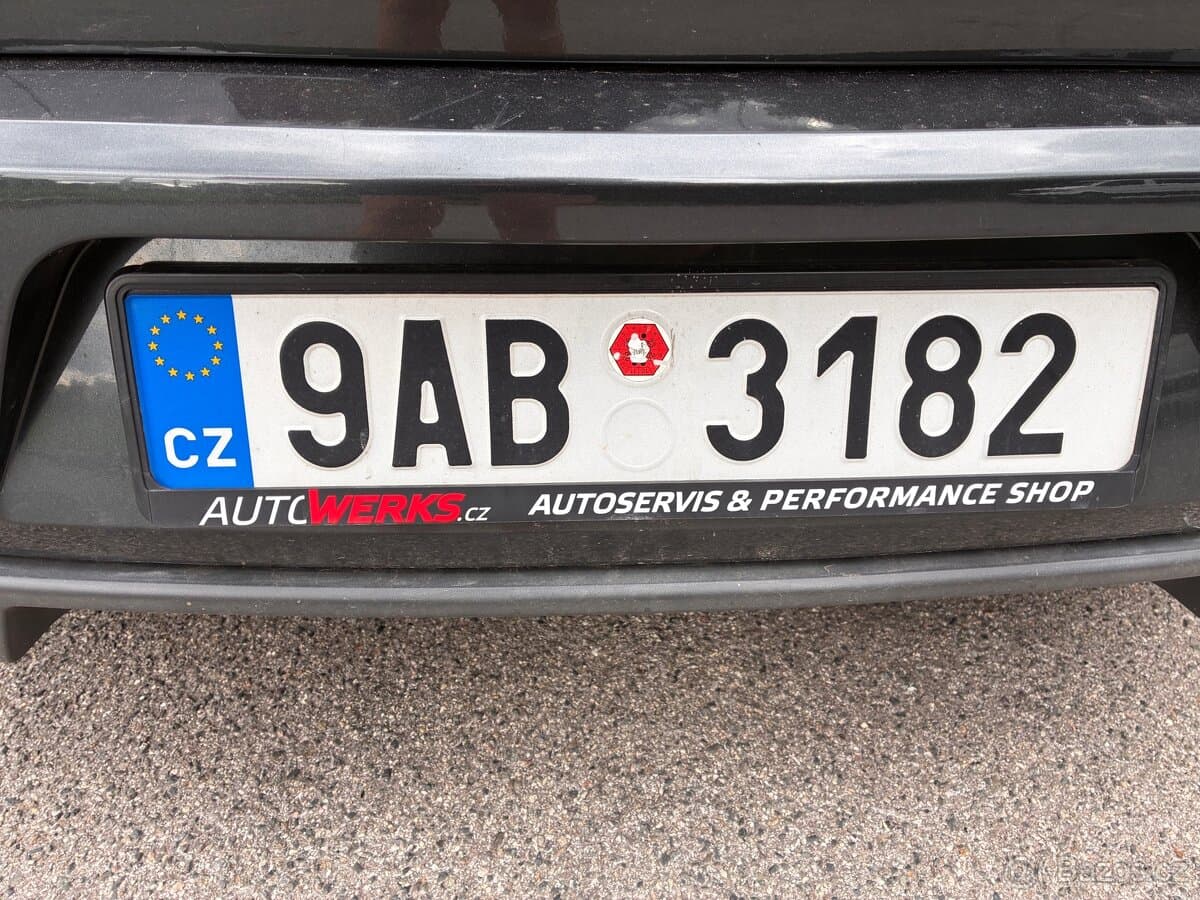 2012 Volkswagen GOLF - 9