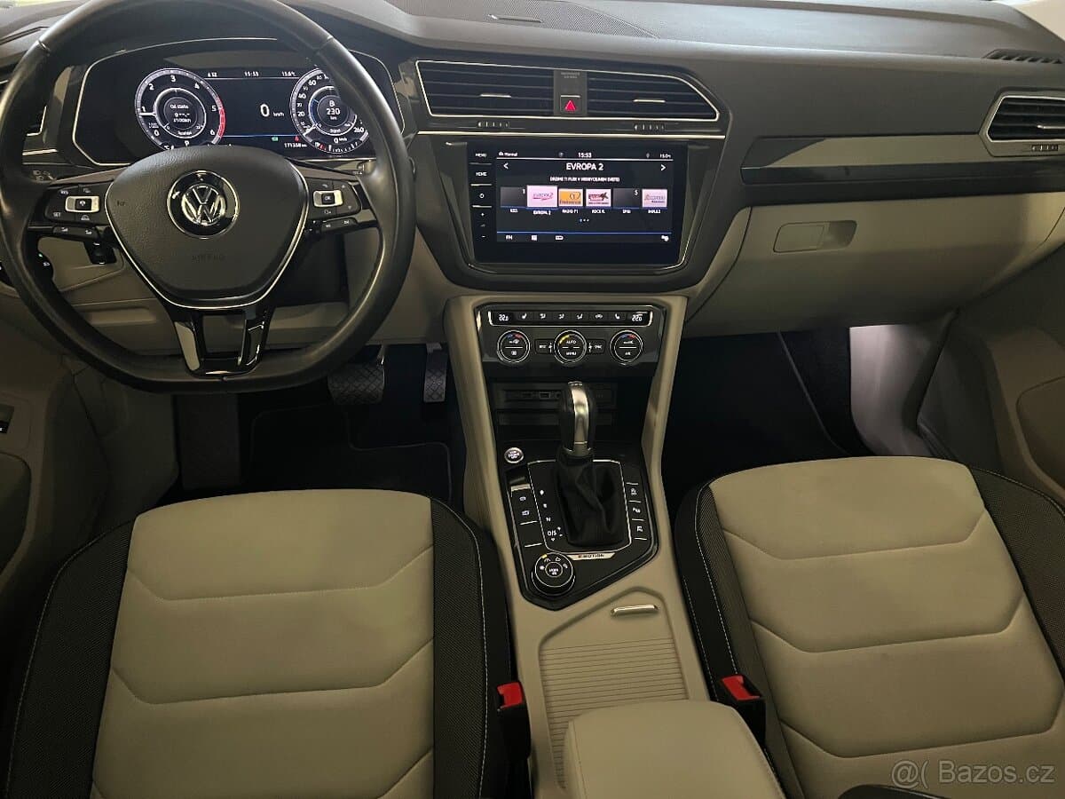2017 Volkswagen TIGUAN - 9