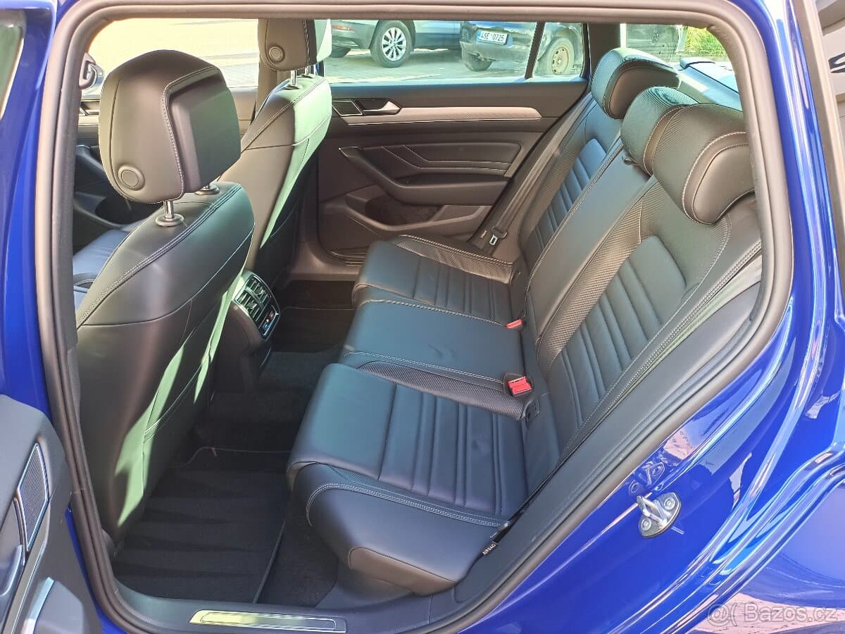 2021 Volkswagen PASSAT - 9