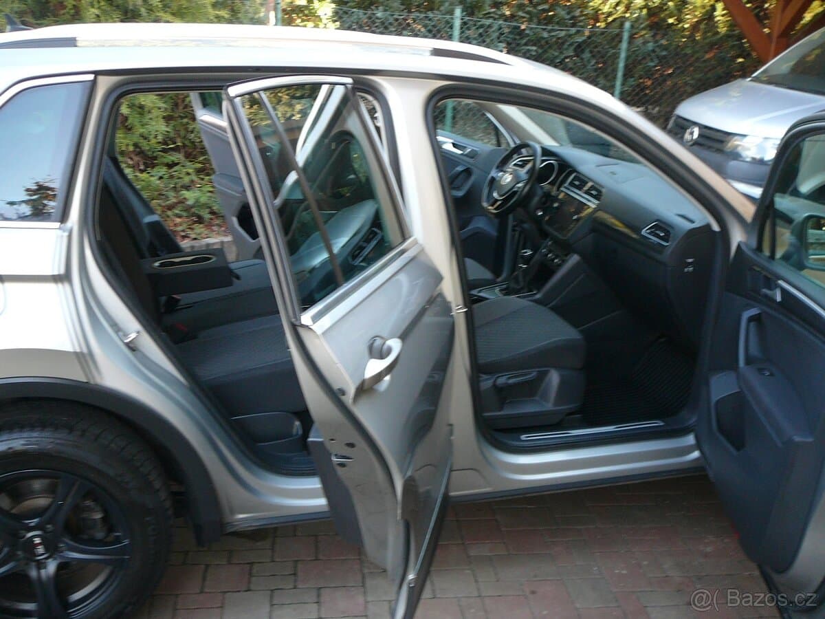 2018 Volkswagen TIGUAN - 9