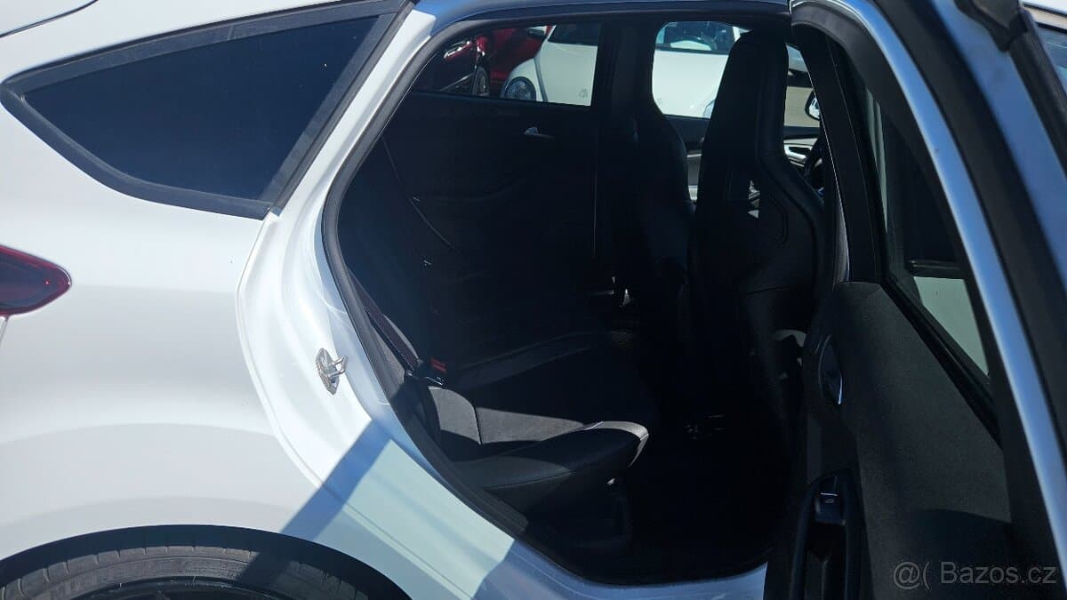 2016 Ford FOCUS - 9