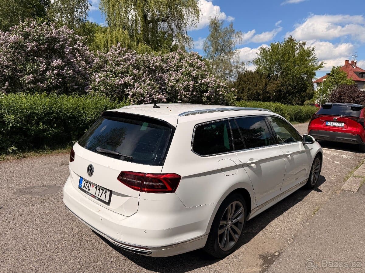 2016 Volkswagen PASSAT - 9