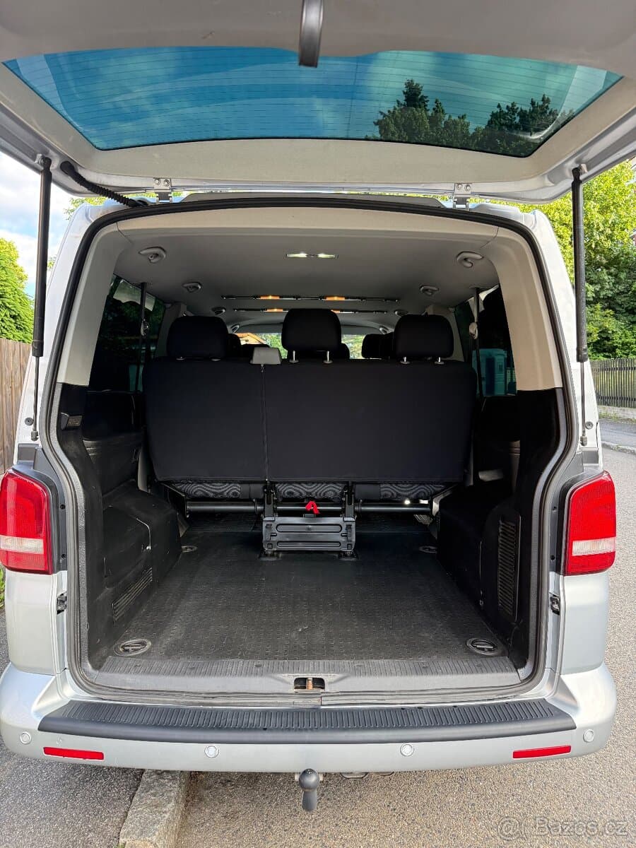 2010 Volkswagen CARAVELLE - 9