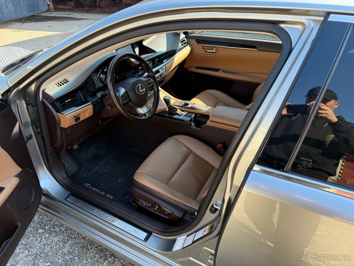 2018 Lexus ES - 9