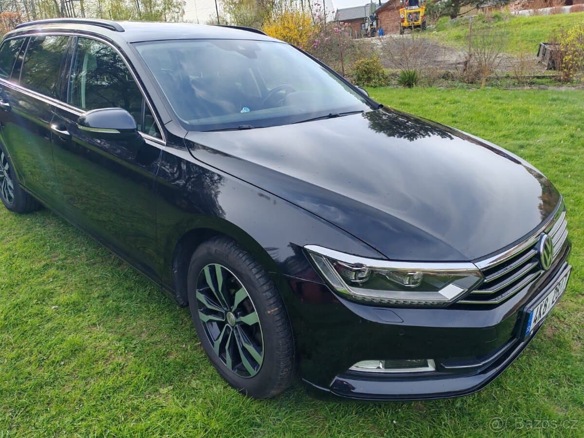 2015 Volkswagen PASSAT - 9