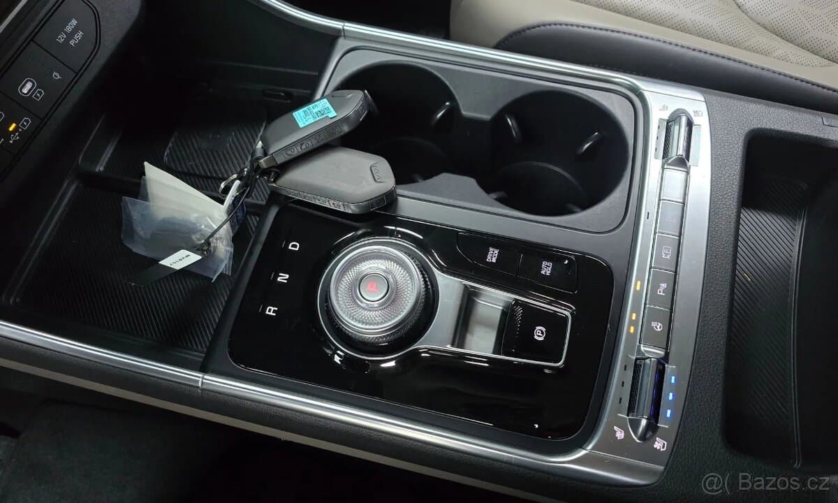 2024 Kia CARNIVAL - 9