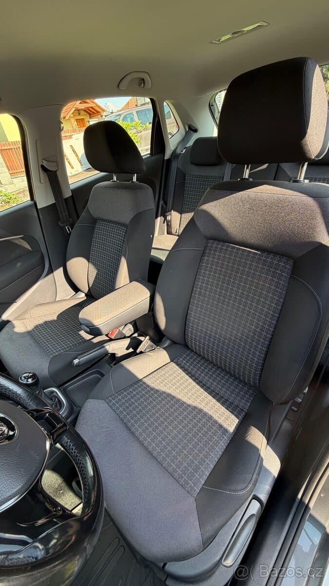 2015 Volkswagen POLO - 9