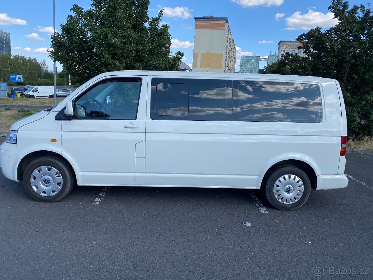 2004 Volkswagen CARAVELLE - 9