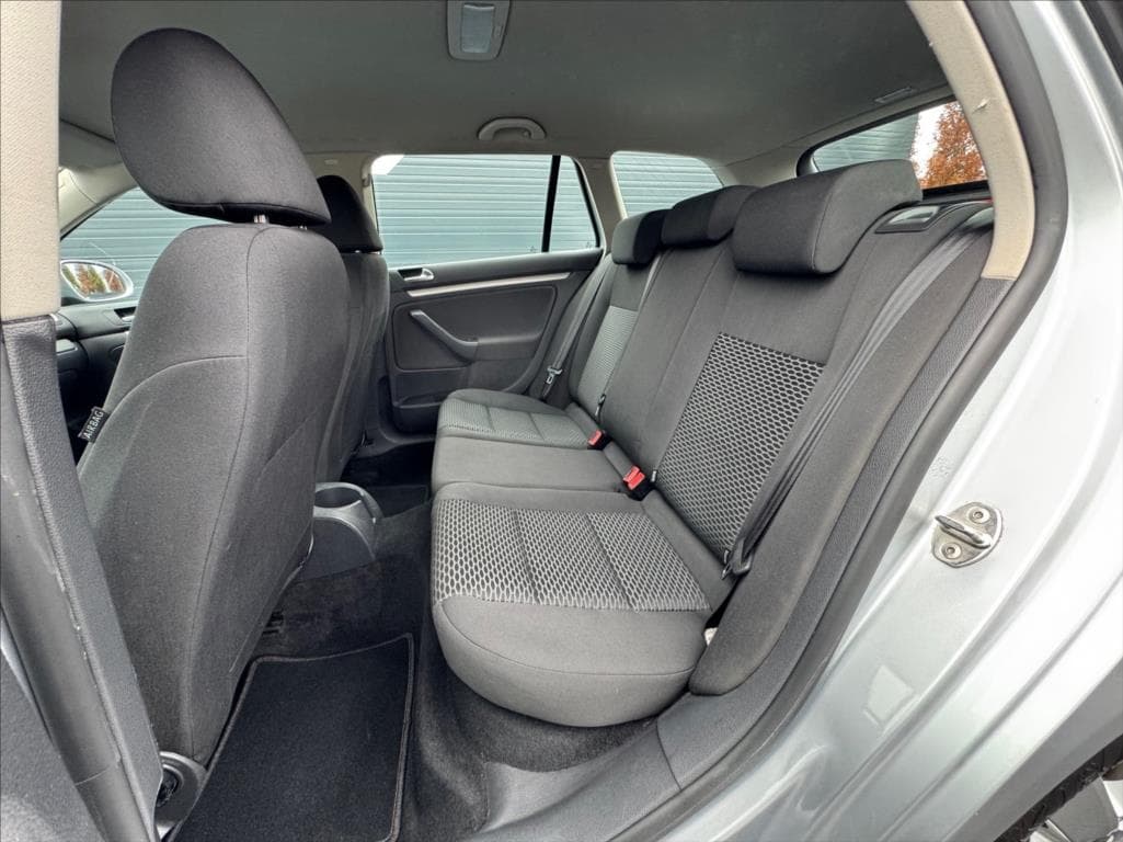 2011 Volkswagen GOLF - 9