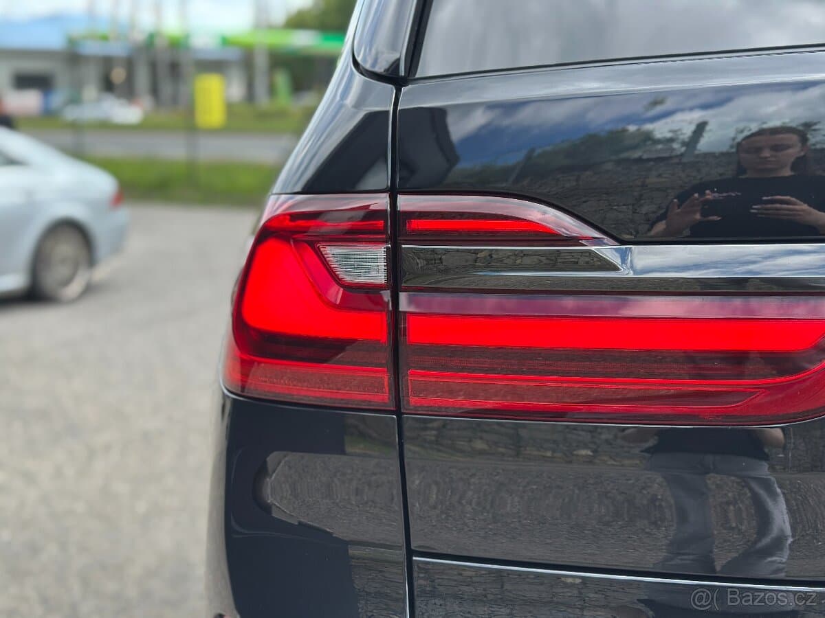 2022 BMW X7 - 9