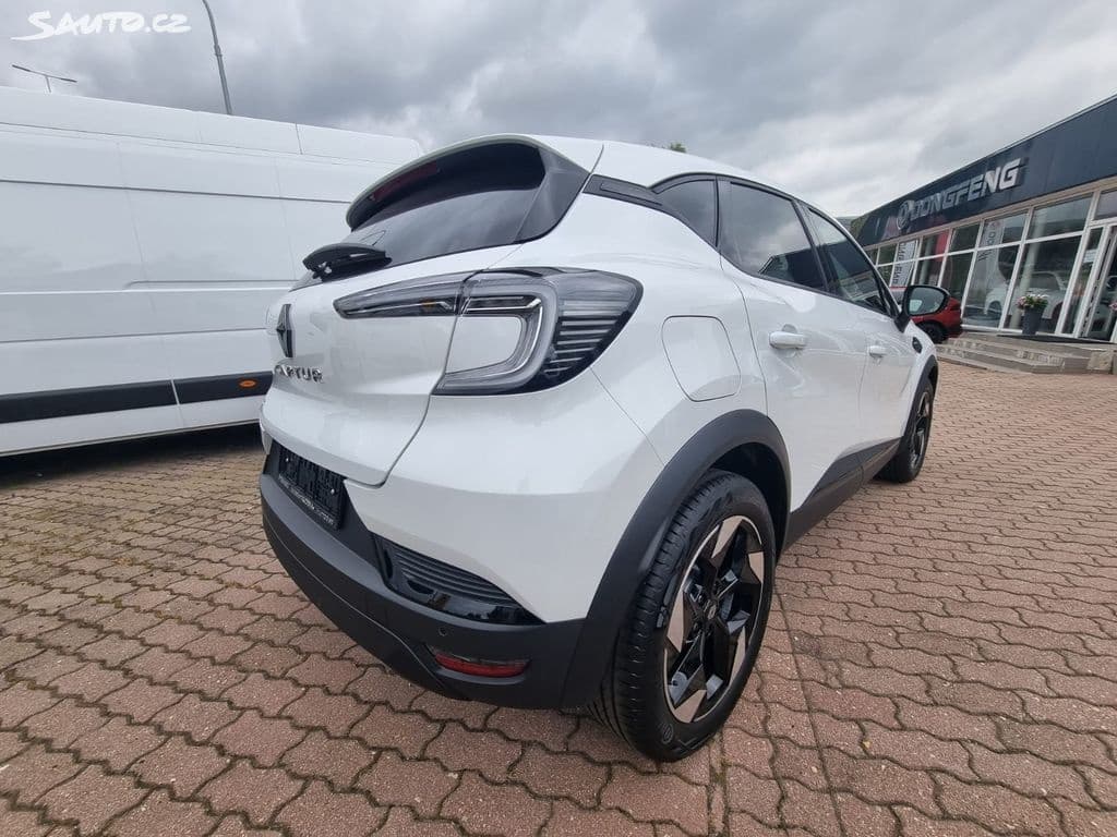 2025 Renault CAPTUR - 9