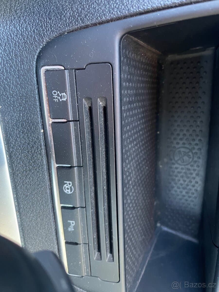 2012 Volkswagen GOLF - 9