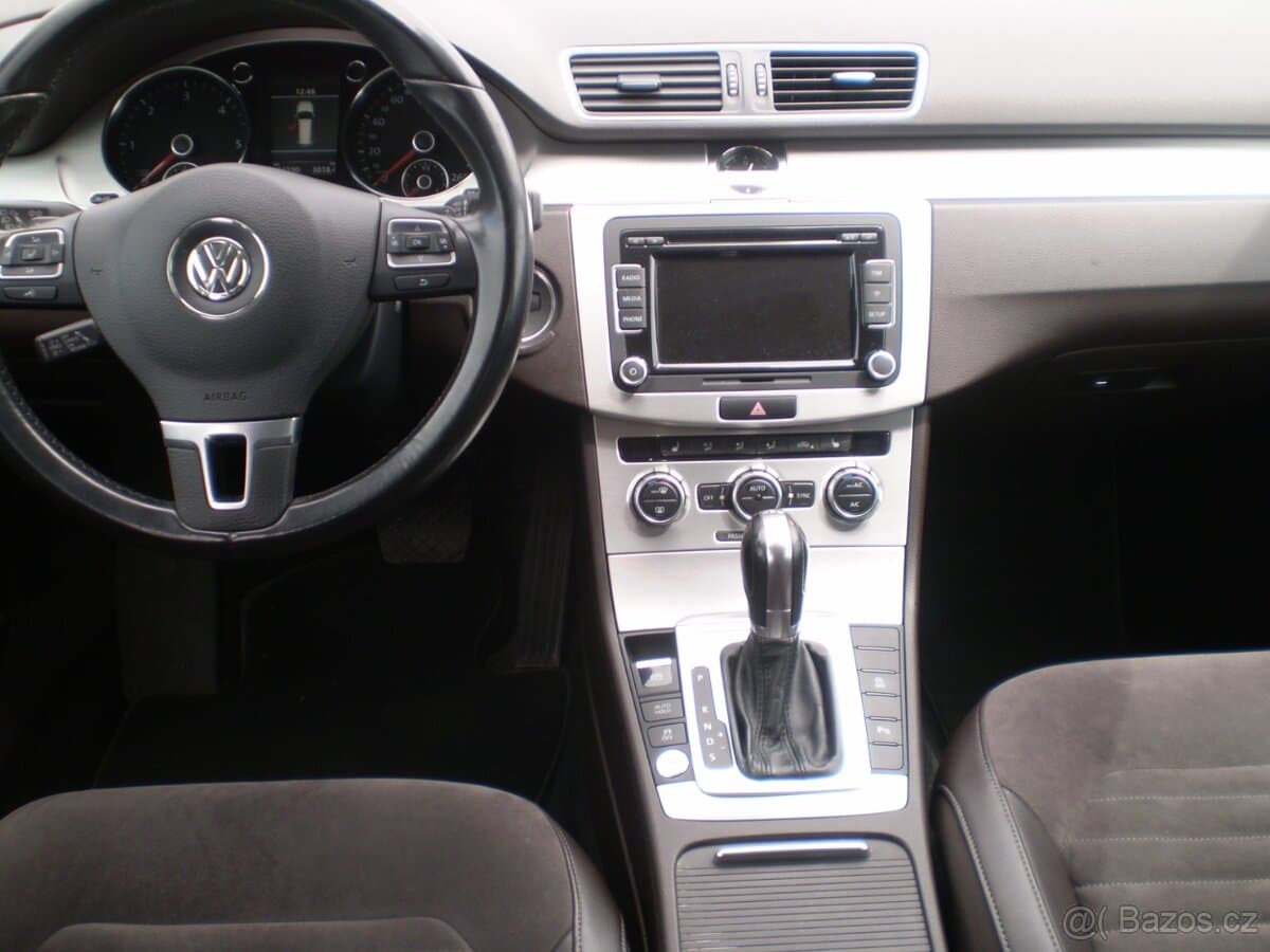 2014 Volkswagen PASSAT - 9