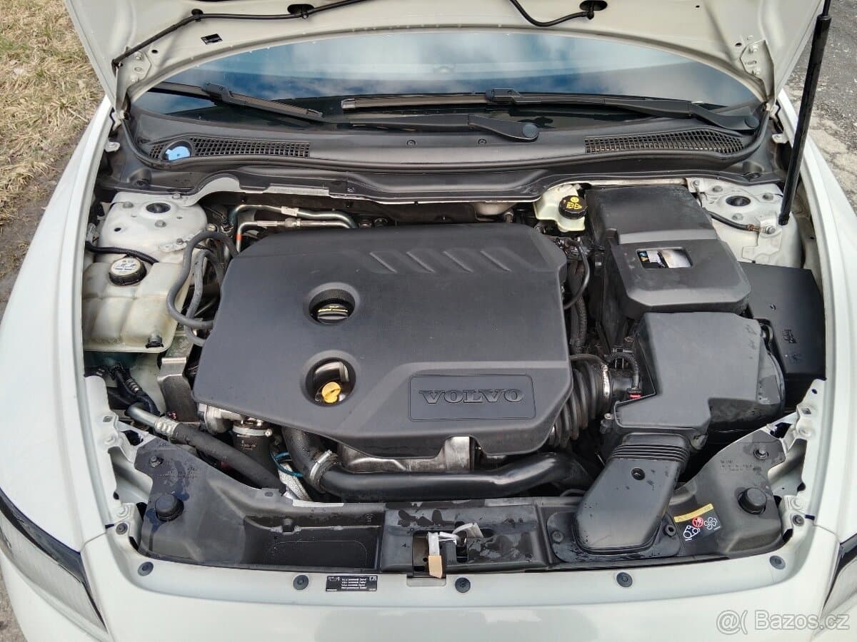 2011 Volvo V50 - 9