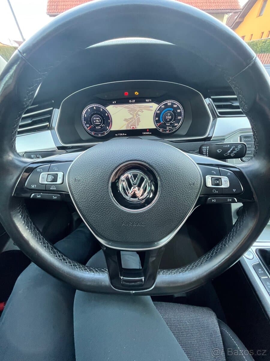 2016 Volkswagen PASSAT - 9