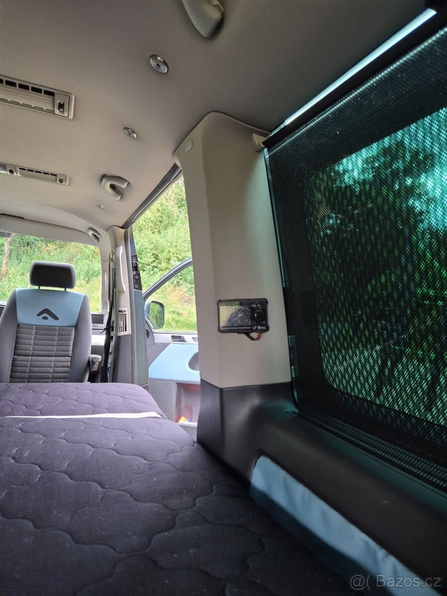 Volkswagen MULTIVAN - 9