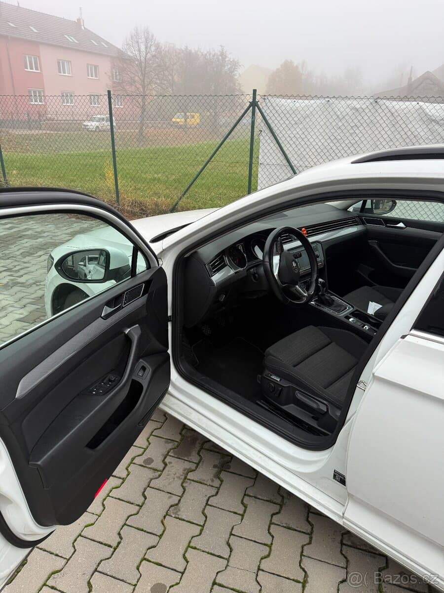 2020 Volkswagen PASSAT - 9