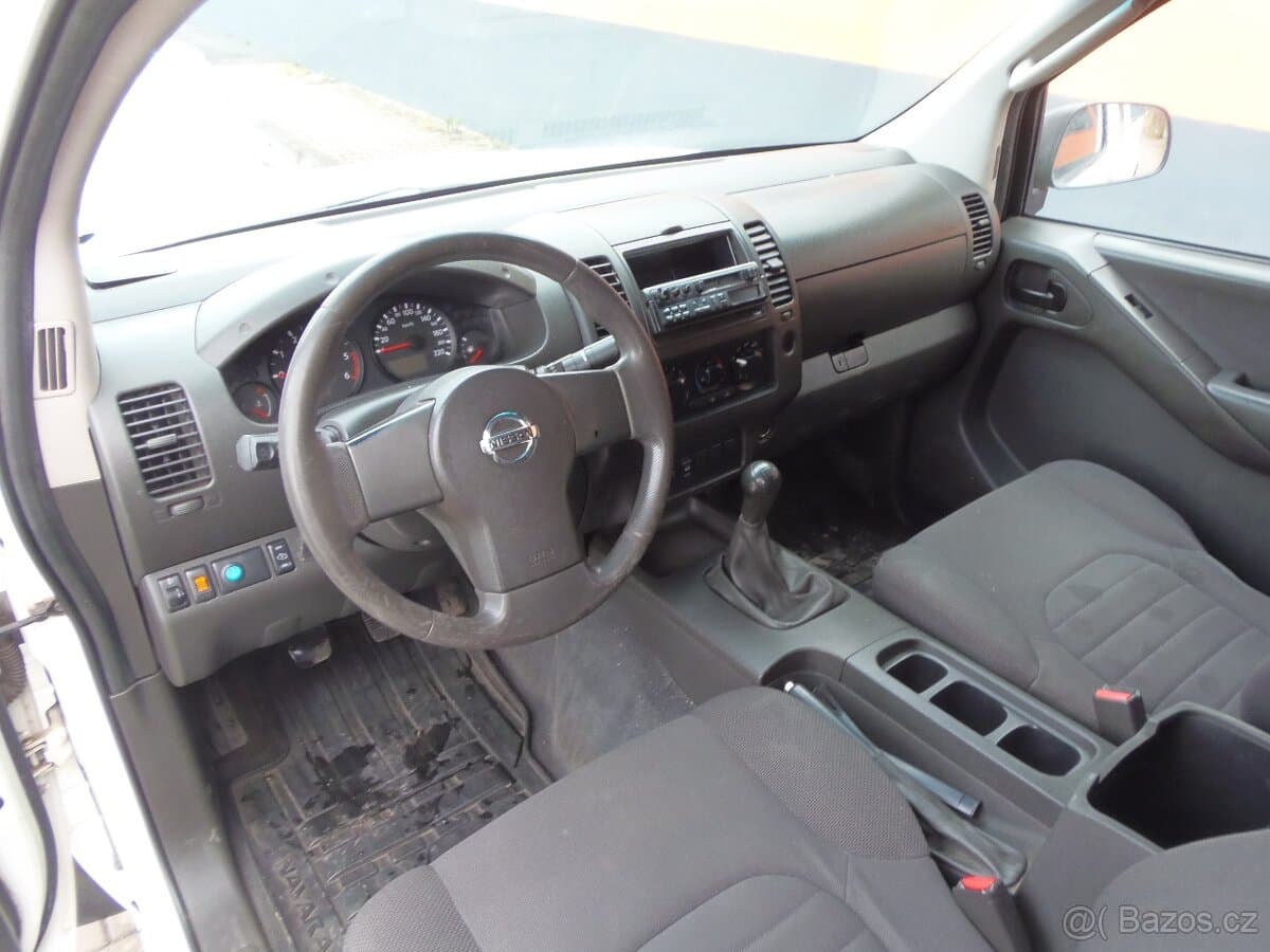 2009 Nissan NAVARA - 9