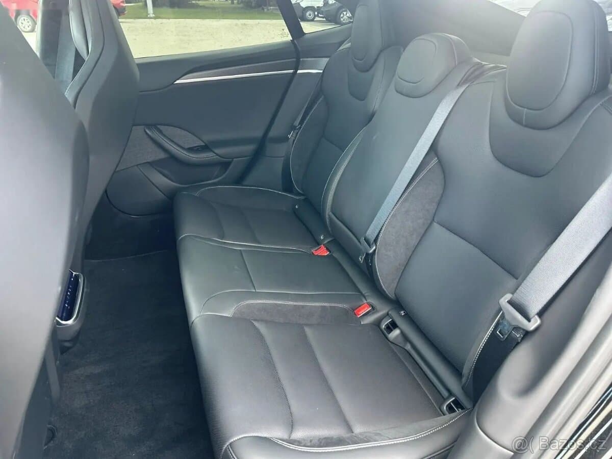 2024 Tesla MODEL S - 9