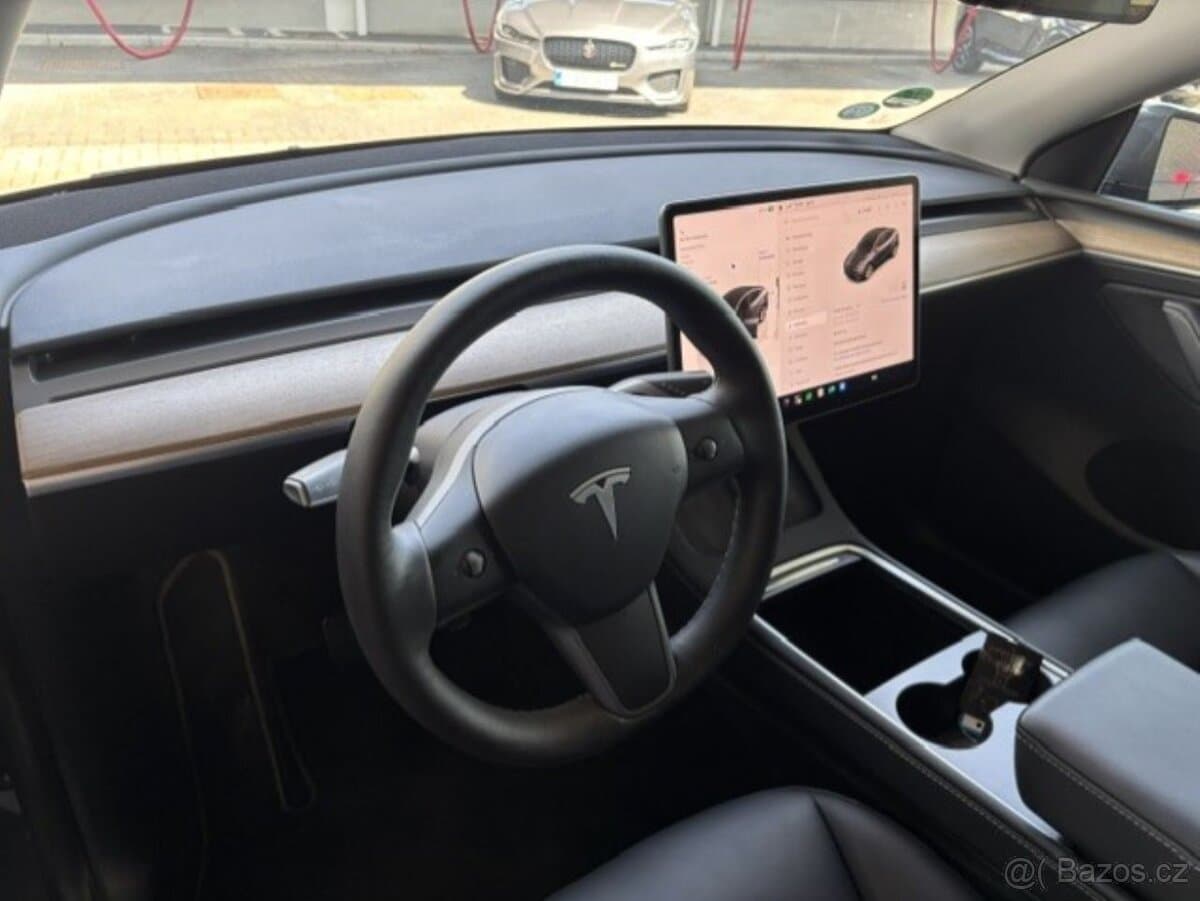 2022 Tesla MODEL Y - 9