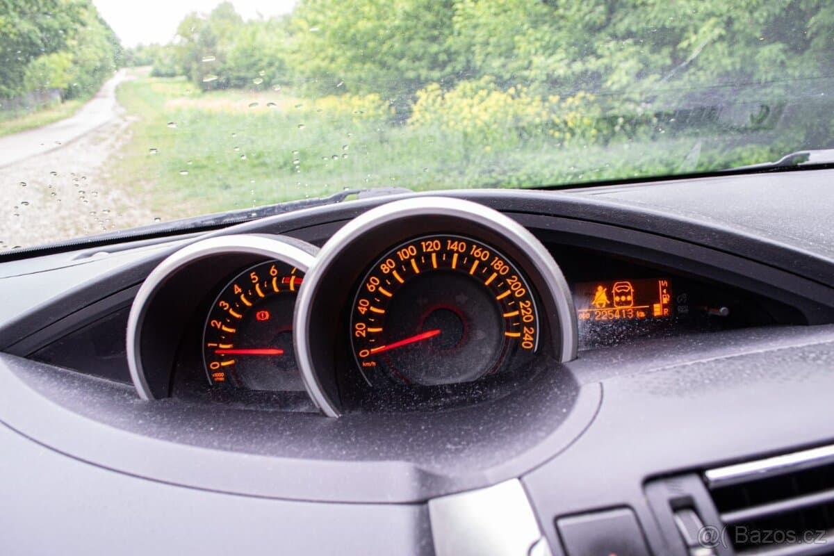 2011 Toyota VERSO - 9