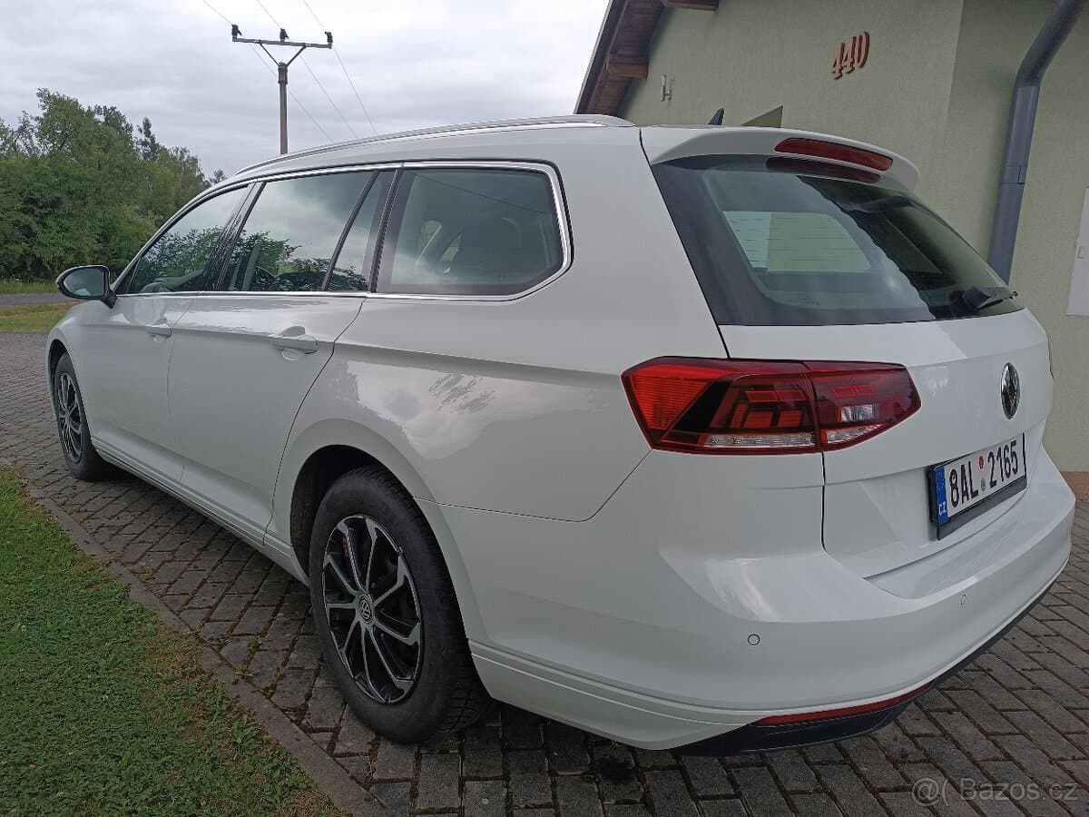 2020 Volkswagen PASSAT - 9