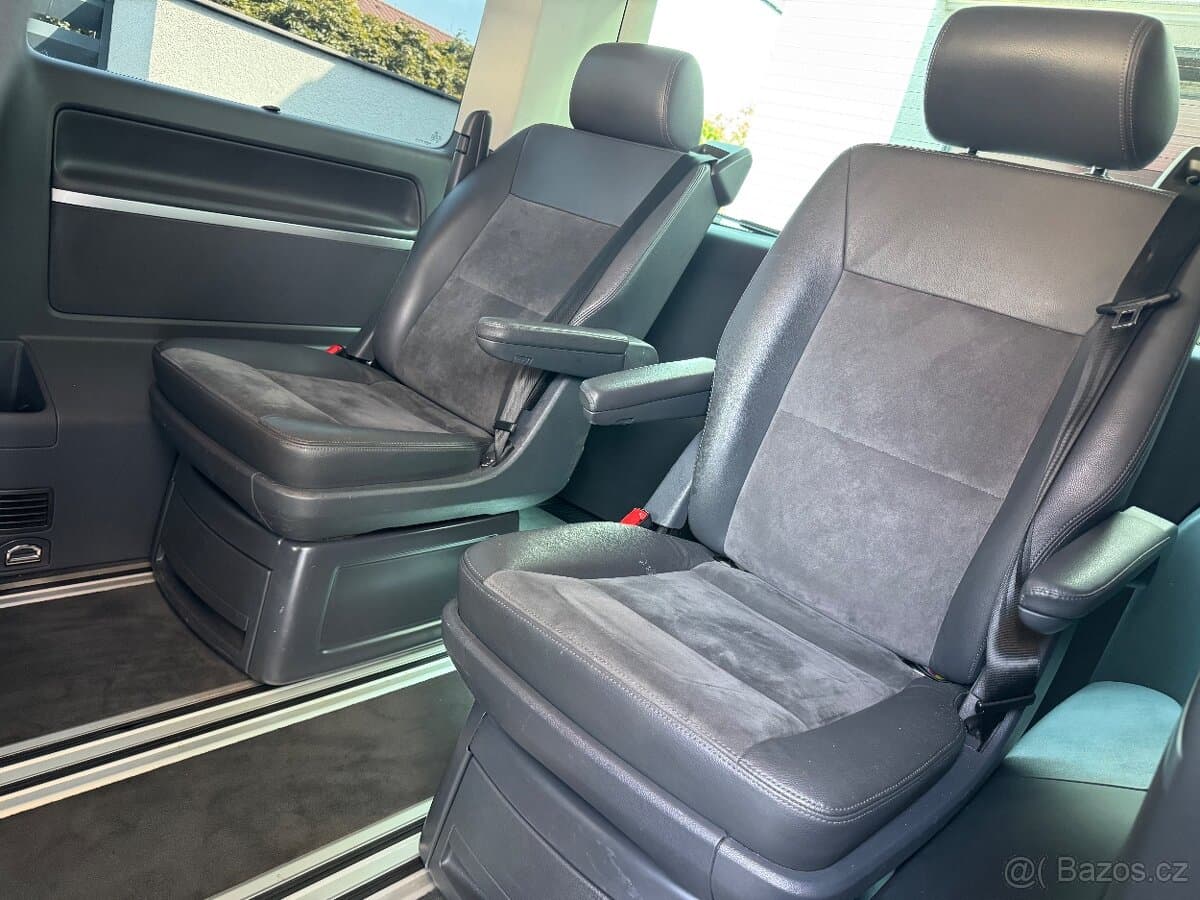 2013 Volkswagen MULTIVAN - 9