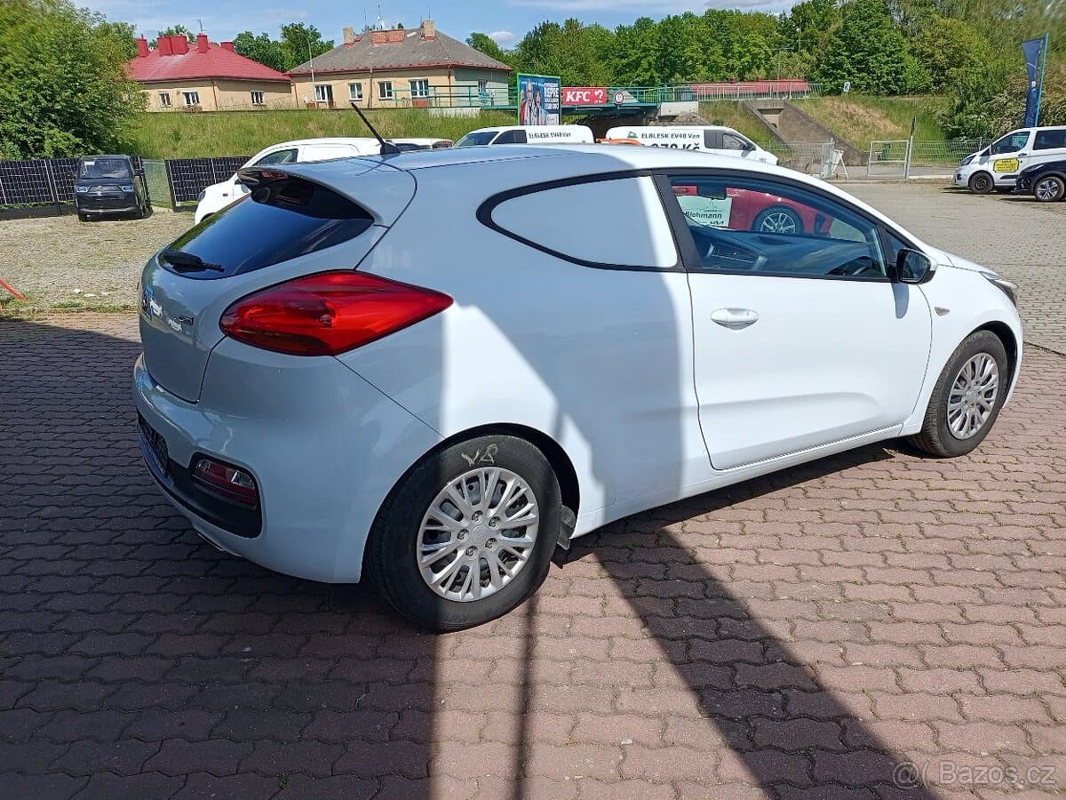 2017 Kia PROCEED - 9