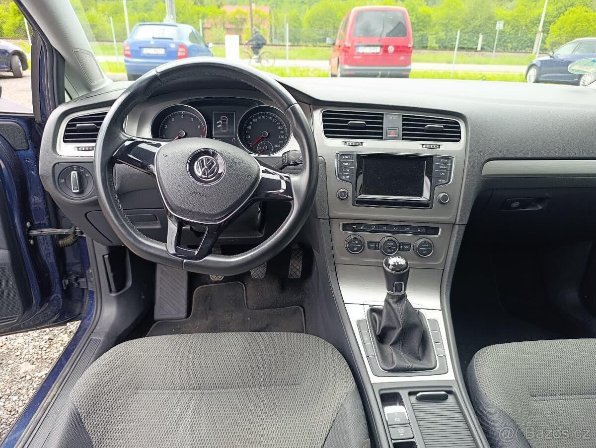 Volkswagen GOLF - 9