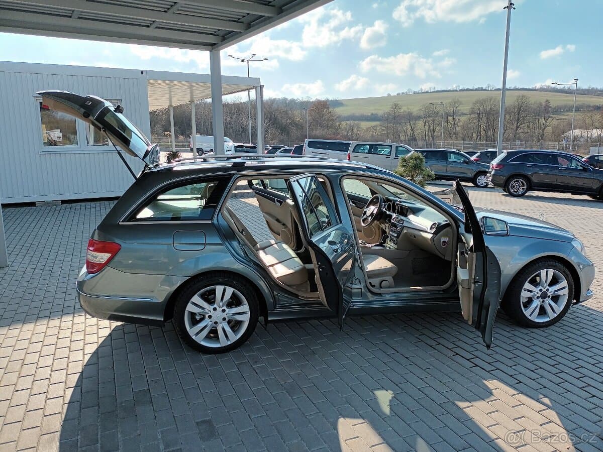2011 Mercedes-Benz C-CLASS - 9