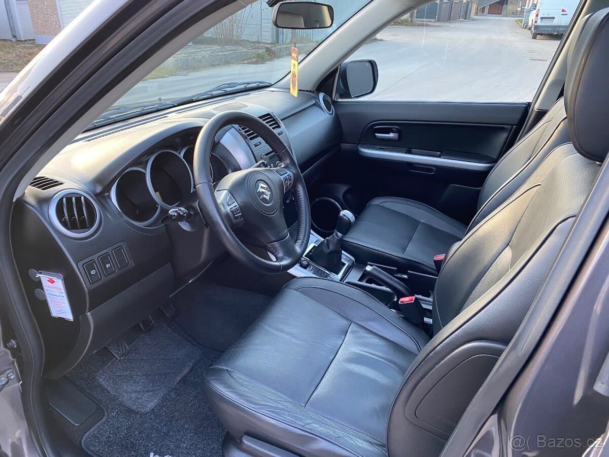 2010 Suzuki GRAND - 9