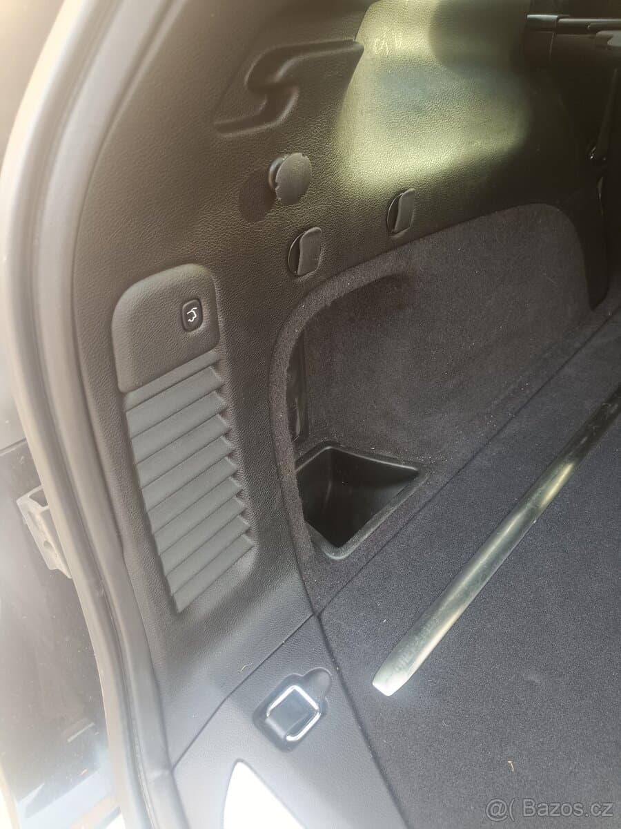 2014 Jeep CHEROKEE - 9