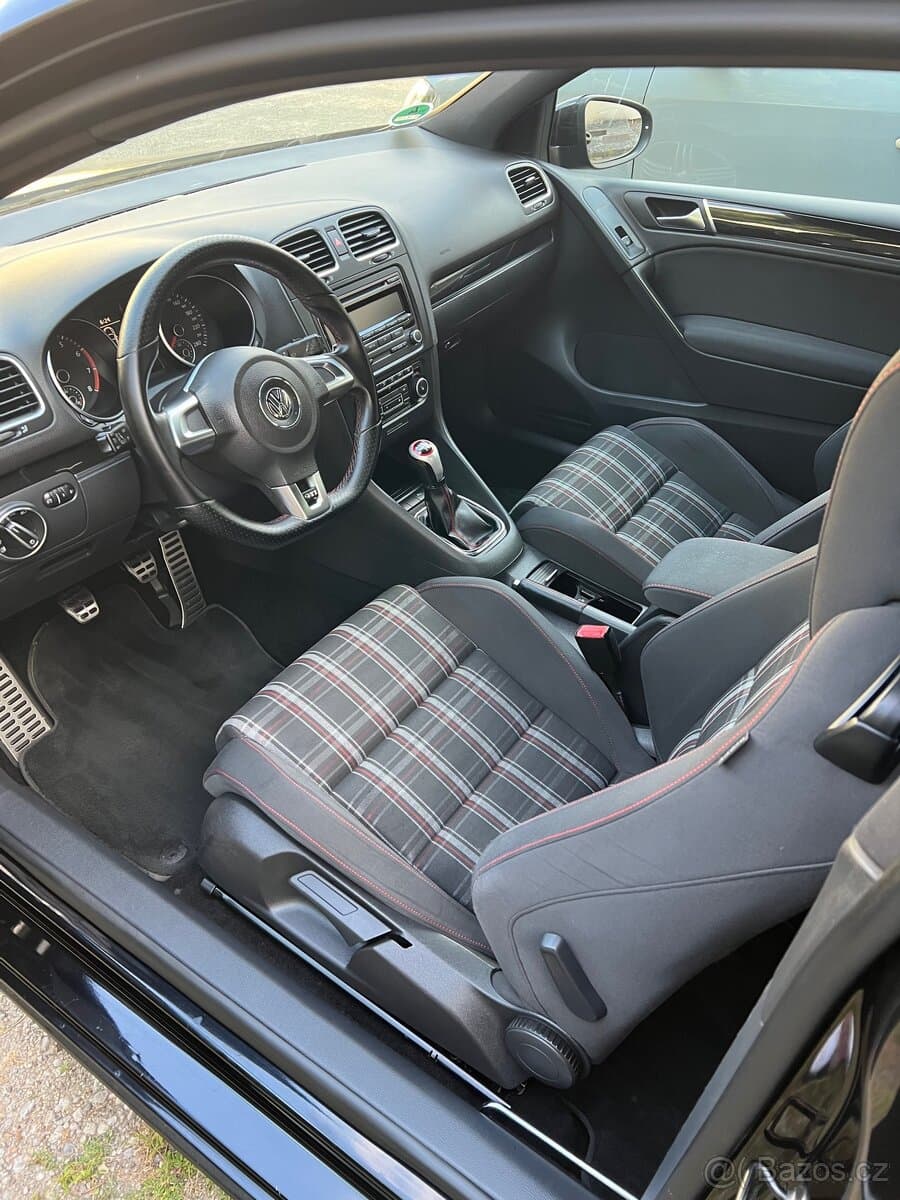 2012 Volkswagen GOLF - 9