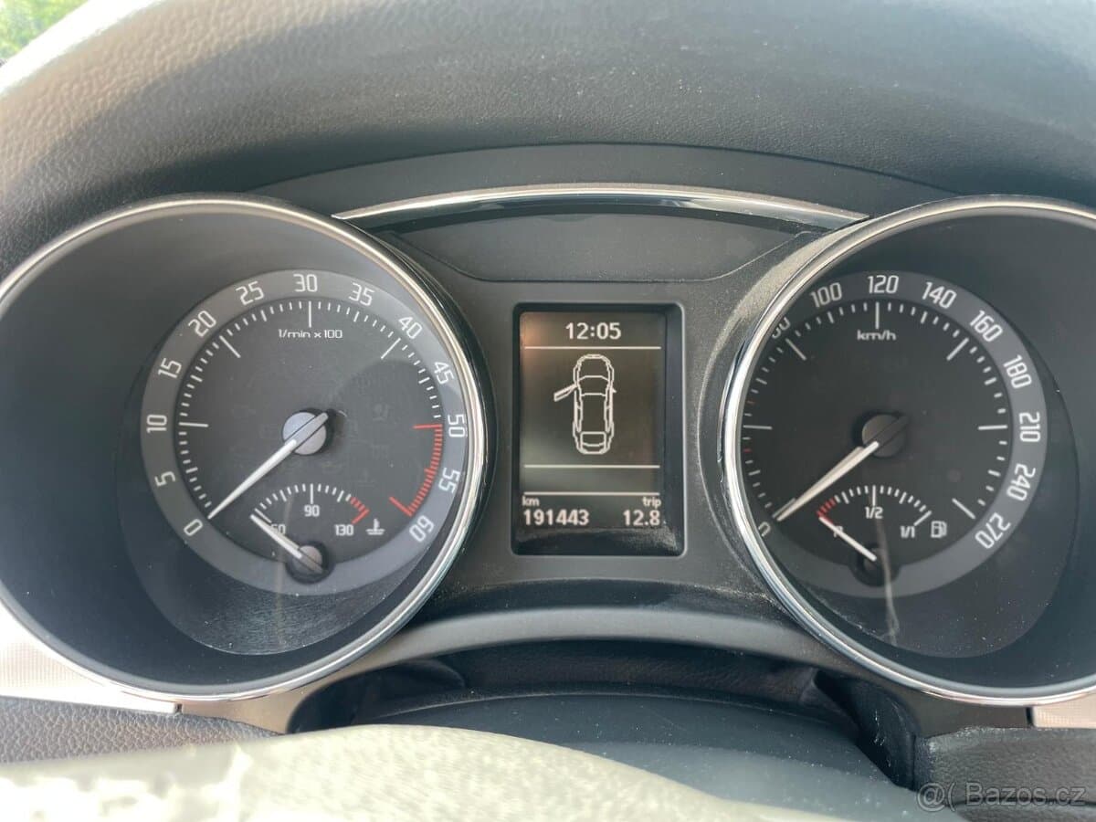 2013 Škoda SUPERB - 9
