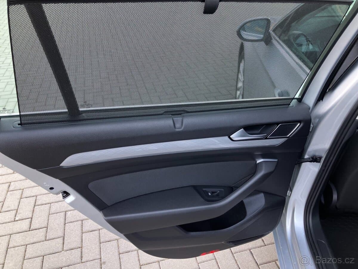 2020 Volkswagen PASSAT - 9