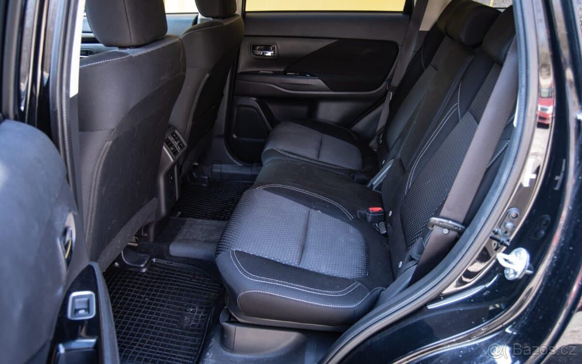 2019 Mitsubishi OUTLANDER - 9