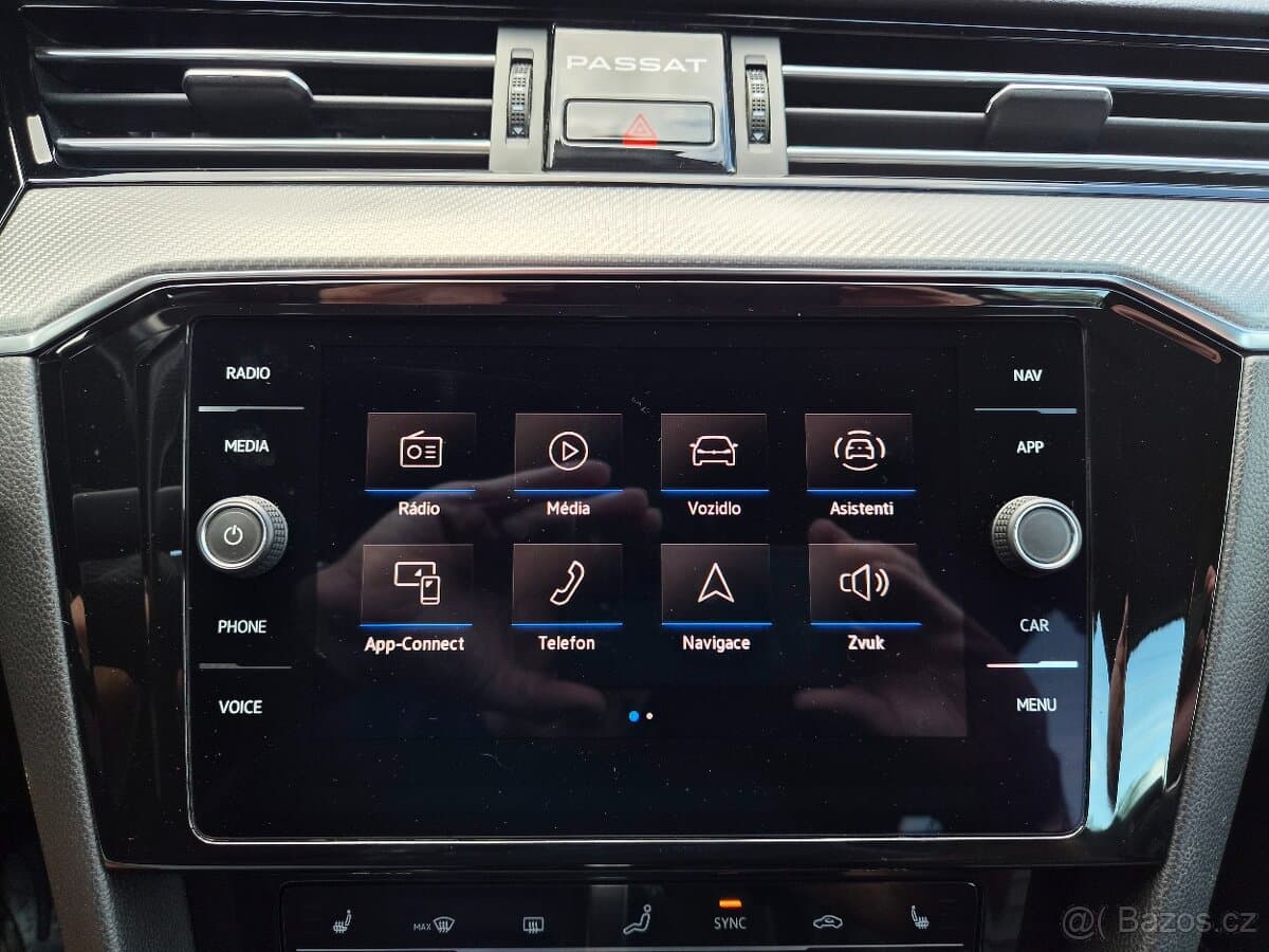 2020 Volkswagen PASSAT - 9