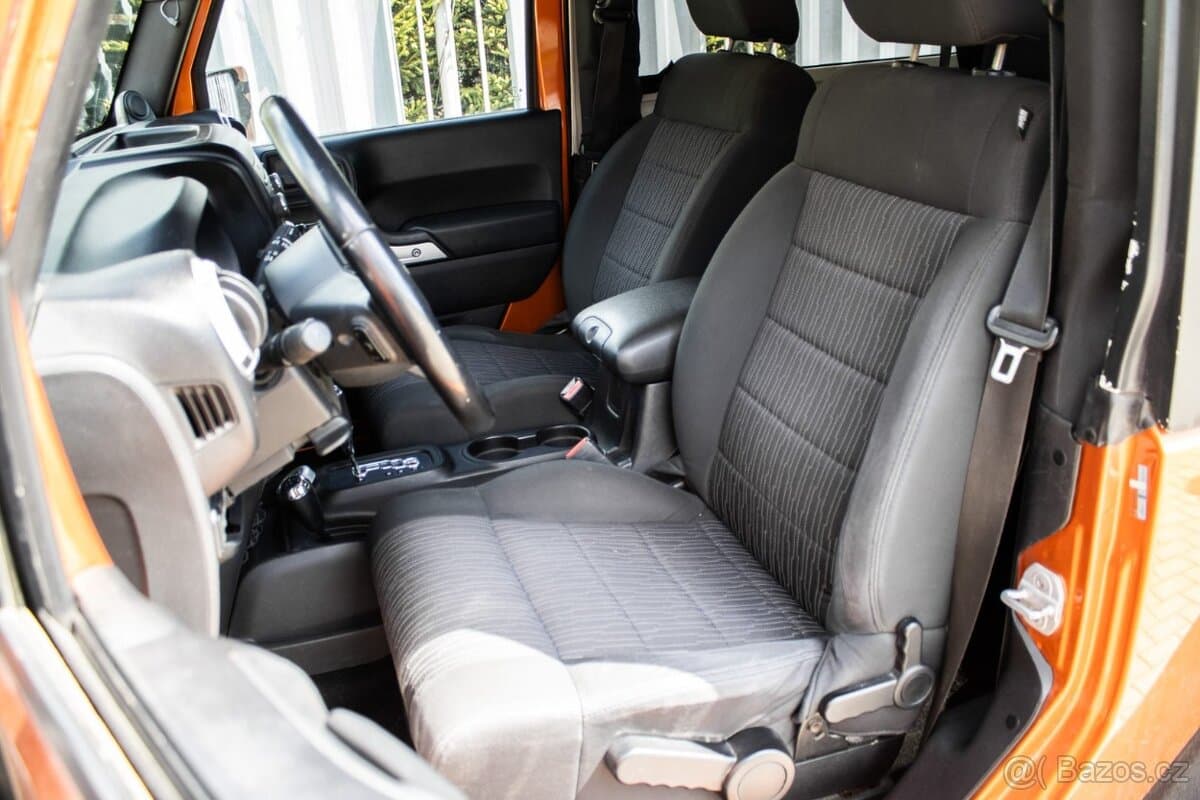 2011 Jeep WRANGLER - 9