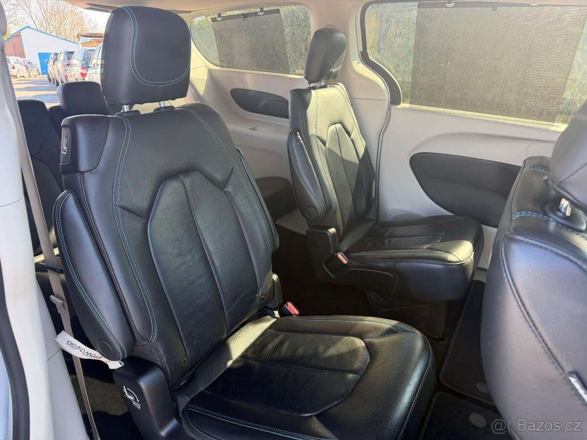 Chrysler PACIFICA - 9