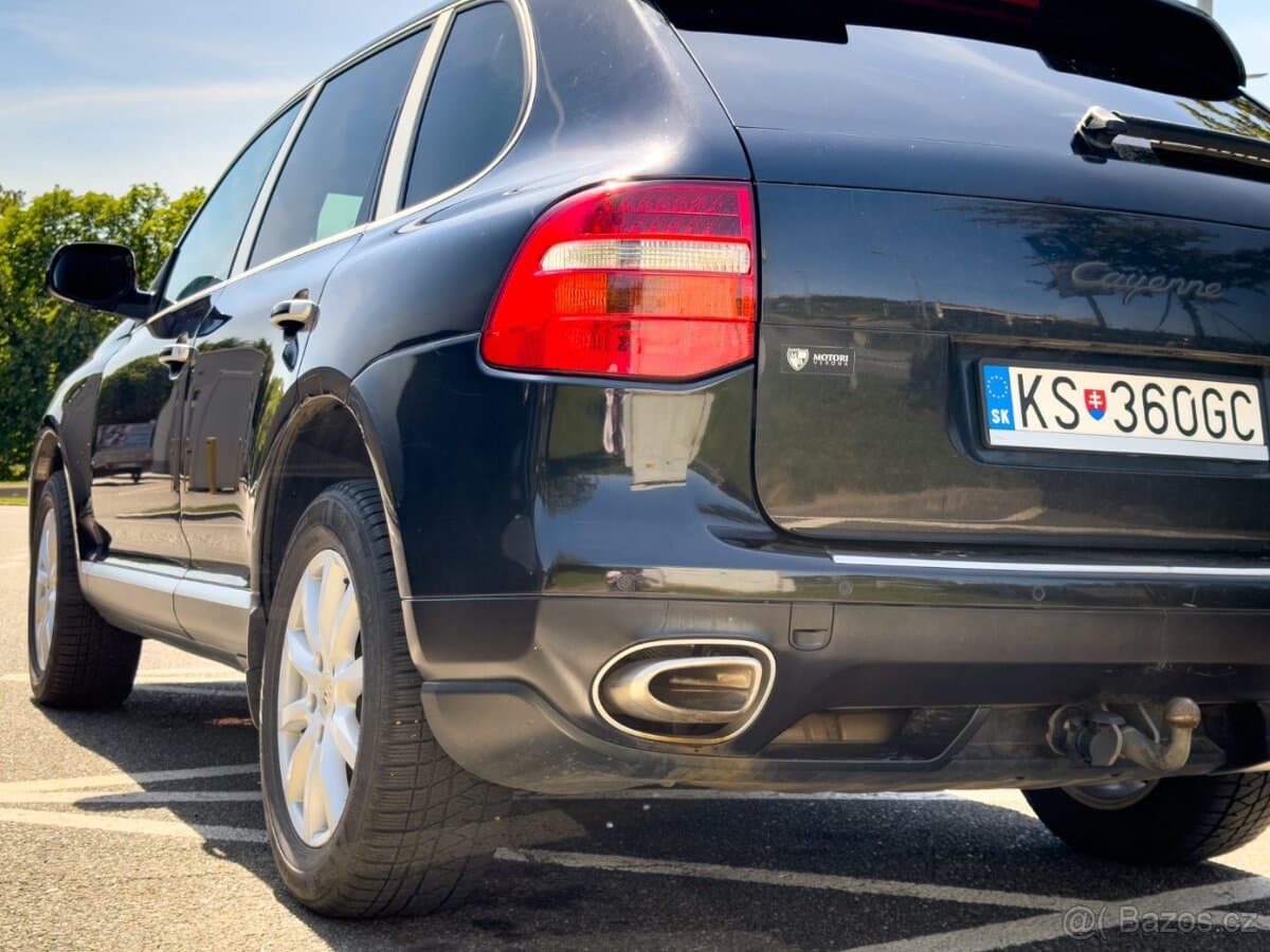 2010 Porsche CAYENNE - 9
