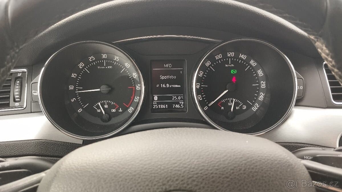2014 Škoda SUPERB - 9