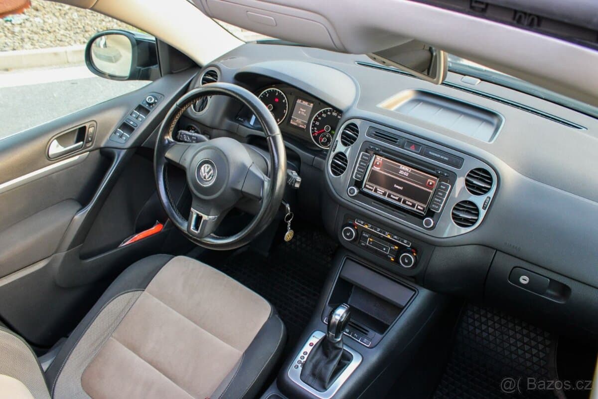 2012 Volkswagen TIGUAN - 9